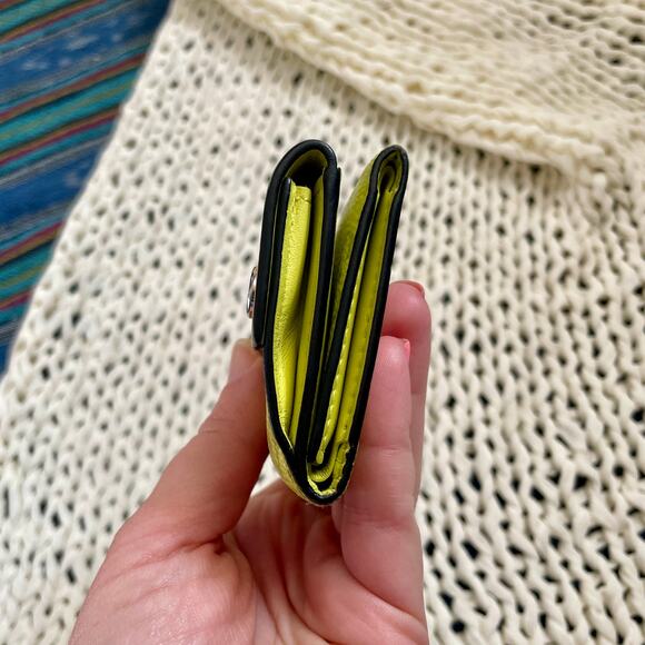 Louis Vuitton Discovery Compact Wallet Monogram Virgil Taigalama Tri-fold Yellow - Picture 15 of 16